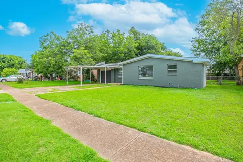 521 Willow Way, Mcgregor, TX 76657