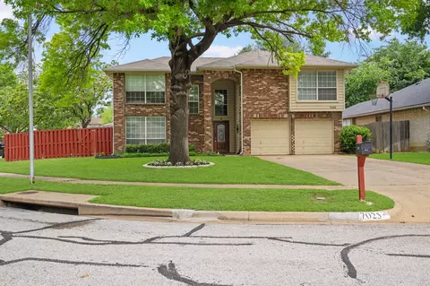 7025 Escondido Dr, Arlington, TX 76016