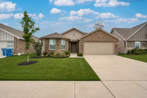 608 Breckenridge Park Dr, Alvarado, TX 76009