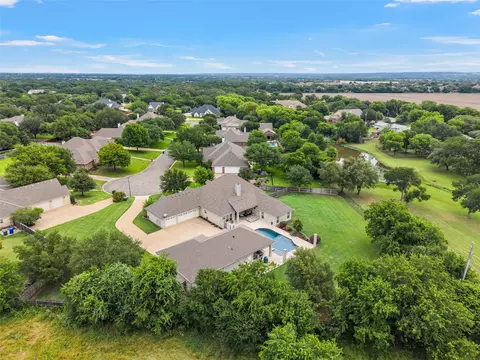 View/Area - 2040 Brook Arbor Ct, Mcgregor, TX 76657 photo 3 of 4