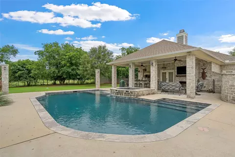 Exterior - 2040 Brook Arbor Ct, Mcgregor, TX 76657 photo 2 of 7