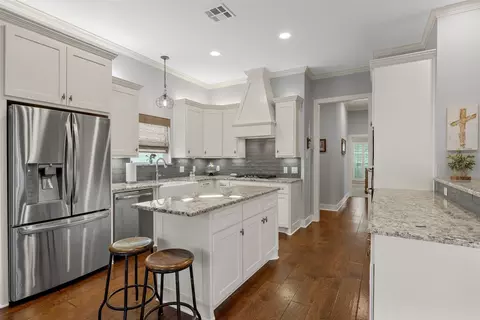 Kitchen - 2040 Brook Arbor Ct, Mcgregor, TX 76657 photo 3 of 3