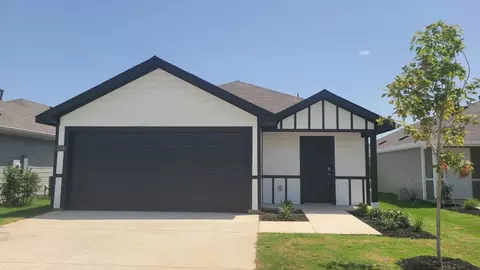 5509 Rollins Dr, Krum, TX 76249