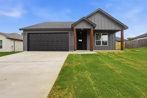 5423 Firewood Trl, Granbury, TX 76048