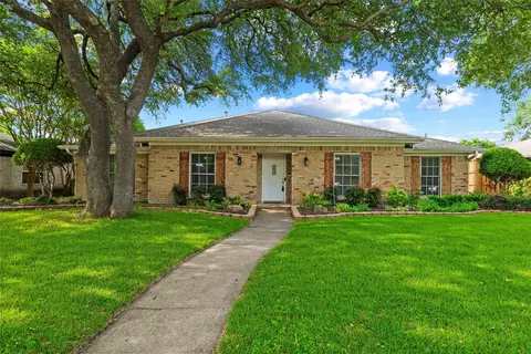 1004 Rainbow Dr, Richardson, TX 75081