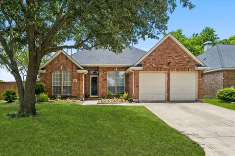 6701 Briarwood Dr, Fort Worth, TX 76132
