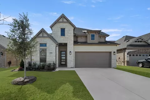 490 Red Maple Rd, Waxahachie, TX 75165