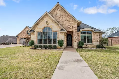 404 Corrigan Trails Blvd, Lindale, TX 75771