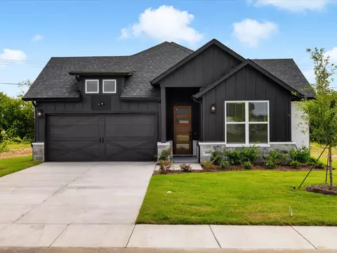 808 Tesslynn Ave, Godley, TX 76044