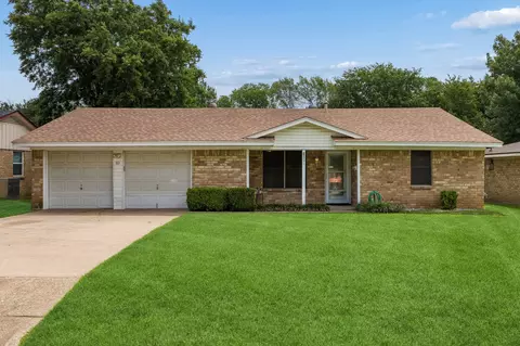 801 Broadway Ave, Euless, TX 76040