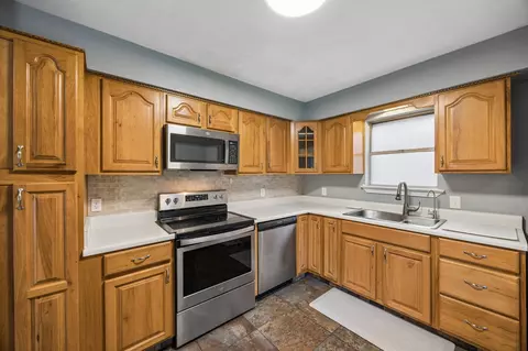 Kitchen - 801 Broadway Ave, Euless, TX 76040 photo 2 of 2