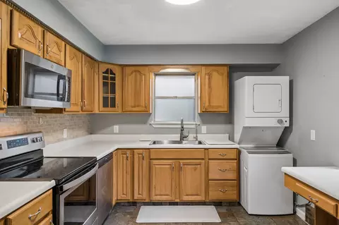Kitchen - 801 Broadway Ave, Euless, TX 76040 photo 1 of 2