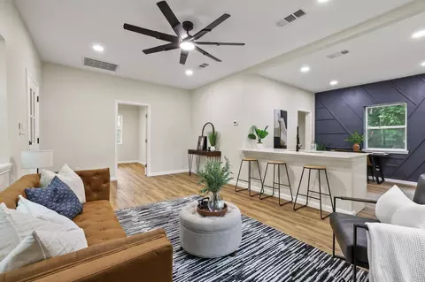 207 Pecan St, Whitesboro, TX 76273