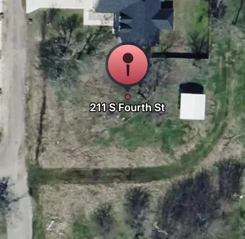 211 S 4th St, Celeste, TX 75423 photo 2