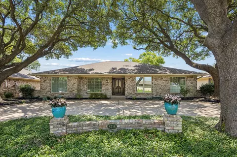 8716 Echo Valley Dr, Dallas, TX 75243
