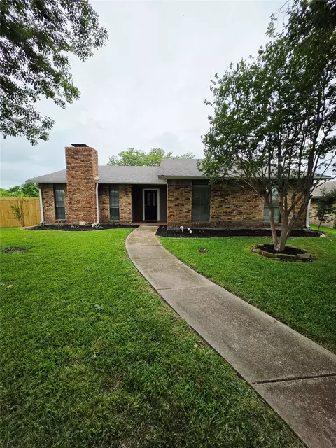 6101 Greenlawn St, Rowlett, TX 75088