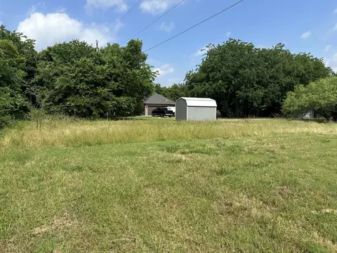 664 W Gould St, Pilot Point, TX 76258