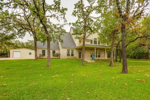 263 Oak Creek Cir, Springtown, TX 76082