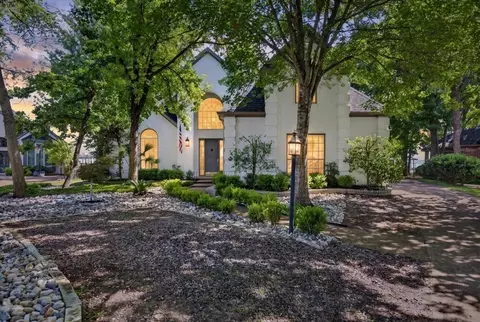 122 Saint Annes Dr, Mabank, TX 75156