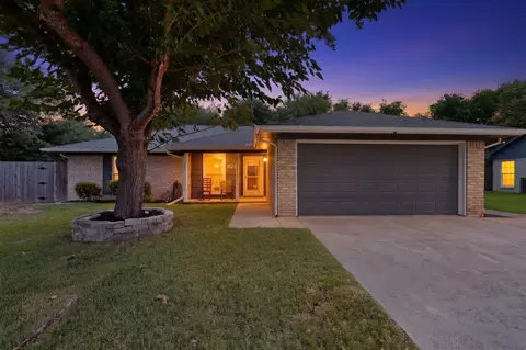 424 Ferenz Ave, Crowley, TX 76036