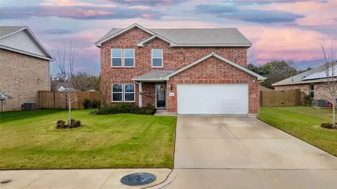 3581 Chestnut Oak Dr, Dallas, TX 75253