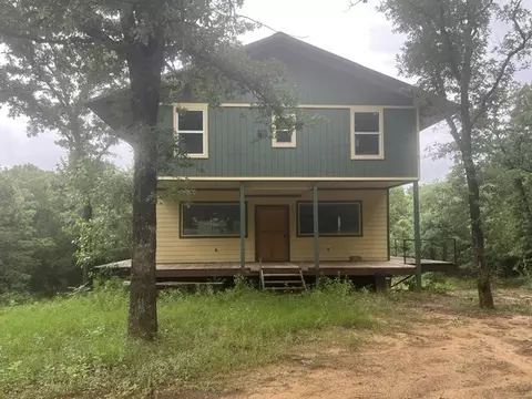 924 The Oil Rd, Gainesville, TX 76240