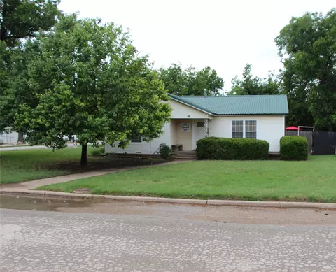 800 Griffin Rd, Albany, TX 76430