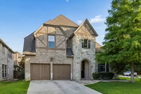 349 Hill Creek Ln, Grapevine, TX 76051