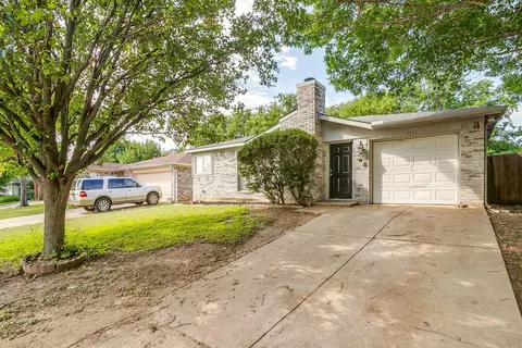5721 Northfield Dr, Fort Worth, TX 76179