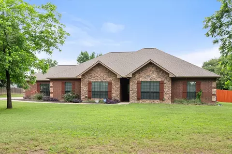 2913 Bairds Ln, Burleson, TX 76028