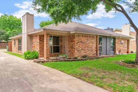 5729 Cancun Dr, North Richland Hills, TX 76180