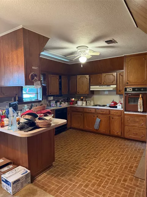 Kitchen - 25362 Fm-137, Petty, TX 75470 photo 1 of 3