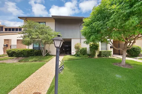 12574 Burninglog Ln, Dallas, TX 75243