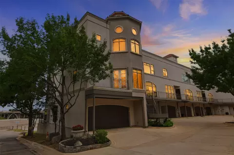 410 Mills St, Fort Worth, TX 76102