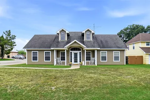 207 Bonita Dr, Granbury, TX 76049