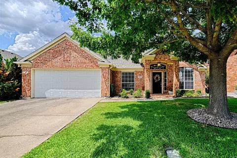 10013 White Ln, Irving, TX 75063