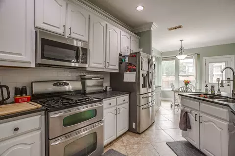 8737 Sunset Trace Dr, Fort Worth, TX 76244