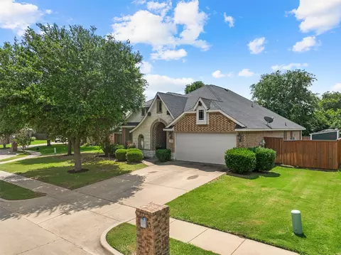 726 Celebrity Ct, Midlothian, TX 76065