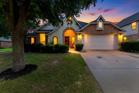 726 Celebrity Ct, Midlothian, TX 76065