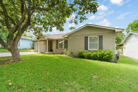 1206 Bales St, Cleburne, TX 76033