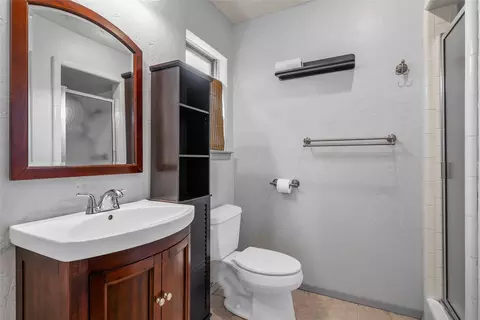 Bath - 312 Opal St, Hewitt, TX 76643 photo 1 of 2