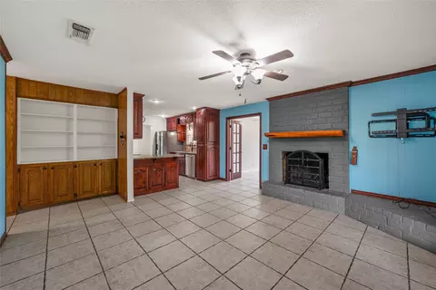 Living - 312 Opal St, Hewitt, TX 76643 photo 3 of 3