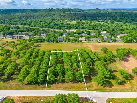 3101 E Landings S, Granbury, TX 76049