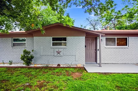 2004 Alan A Dale Rd, Arlington, TX 76013