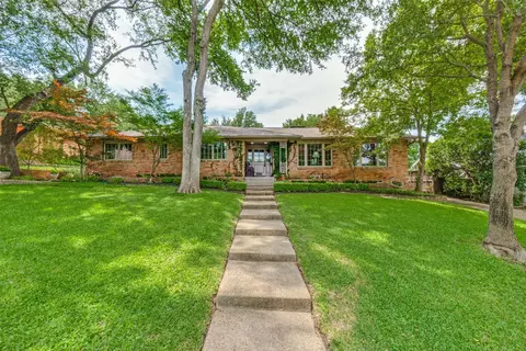 6828 Hyde Park Dr, Dallas, TX 75231