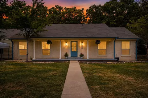 213 N Oaks Dr, Grand Saline, TX 75140