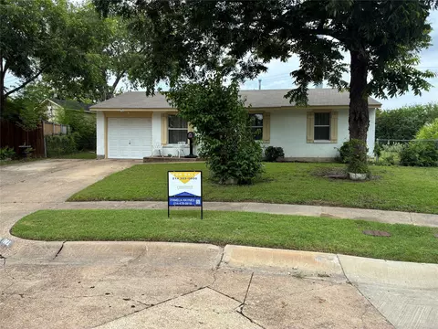 1003 Quincy Cir, Garland, TX 75040