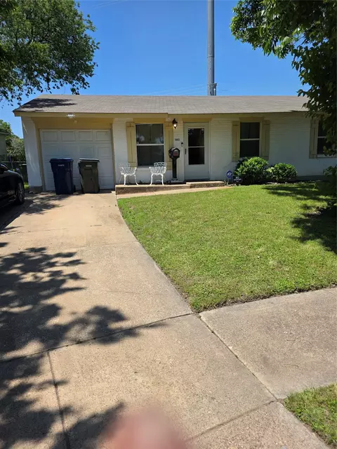 1003 Quincy Cir, Garland, TX 75040
