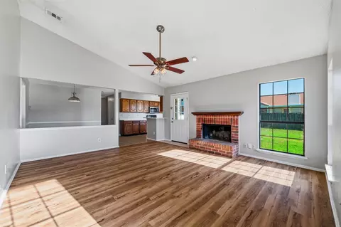 2500 Galemeadow Dr, Fort Worth, TX 76123