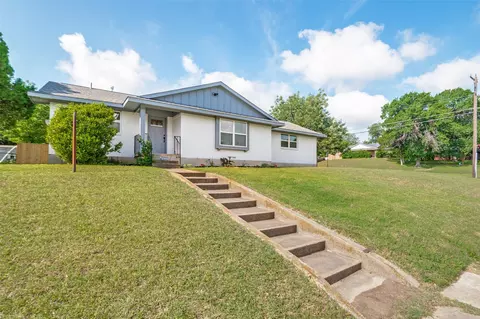 2406 Magna Vista Dr, Dallas, TX 75216